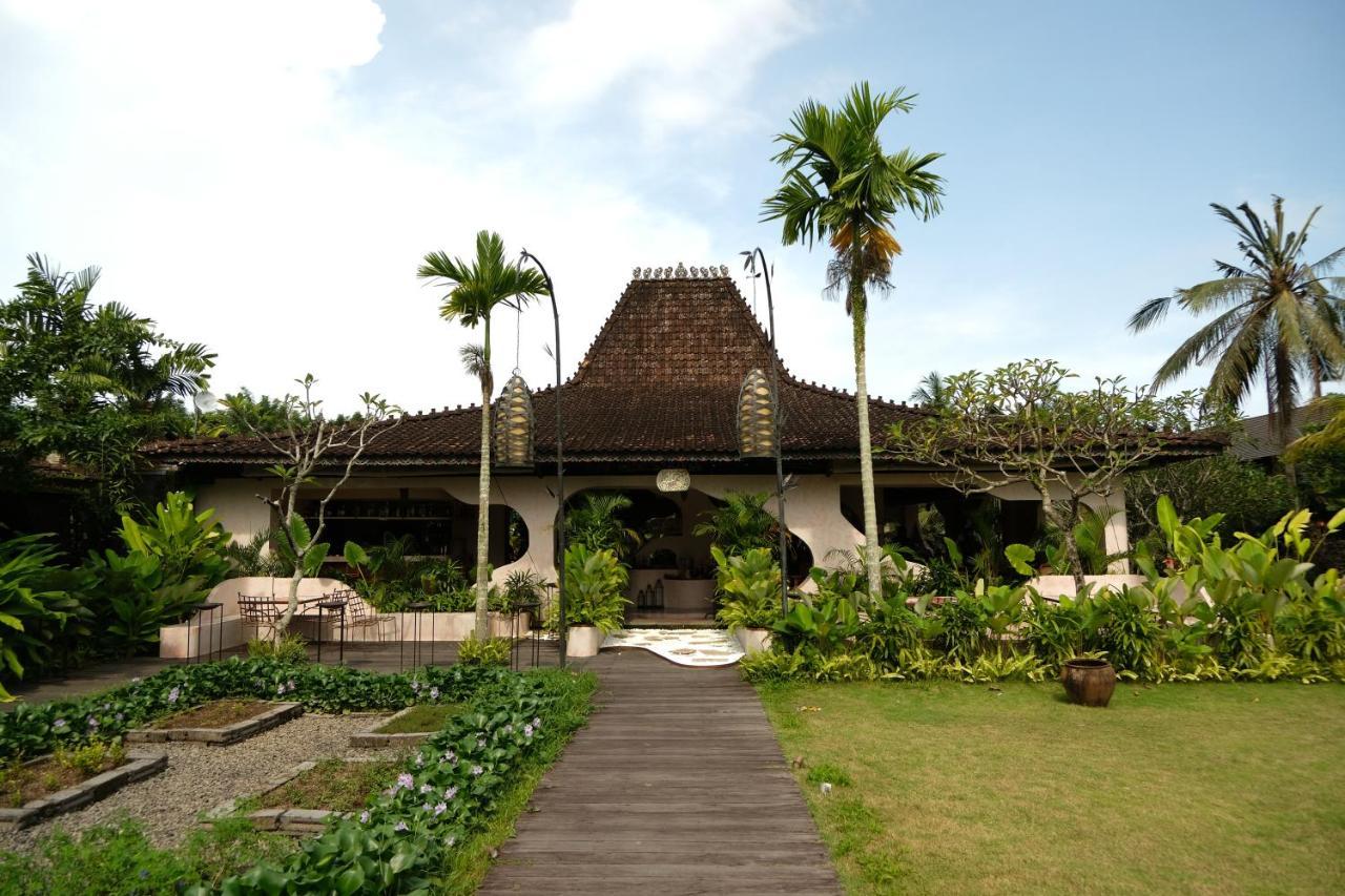 Alaya Resort Ubud Exteriér fotografie The main building of the museum