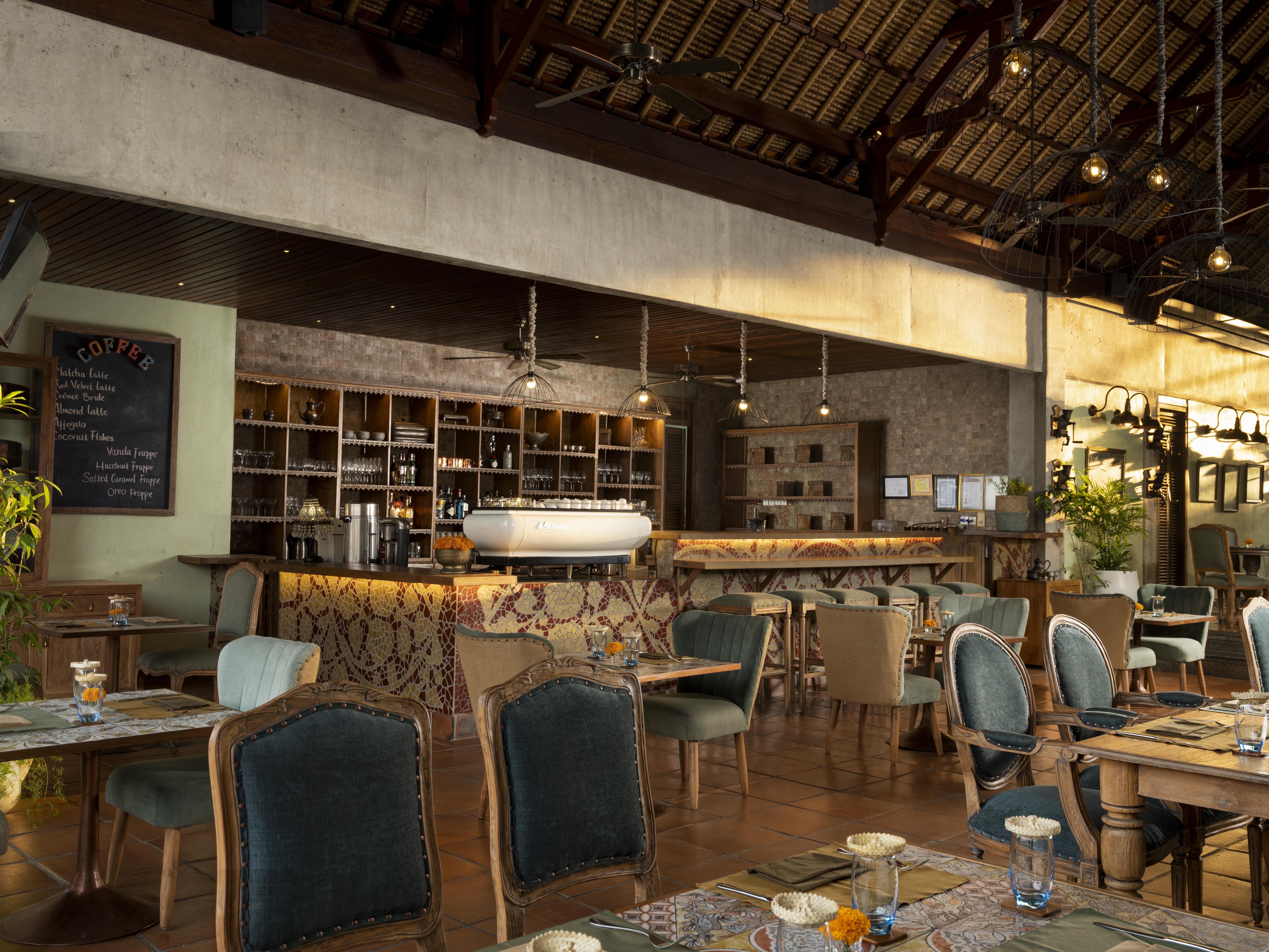 Alaya Resort Ubud Exteriér fotografie The interior of the restaurant