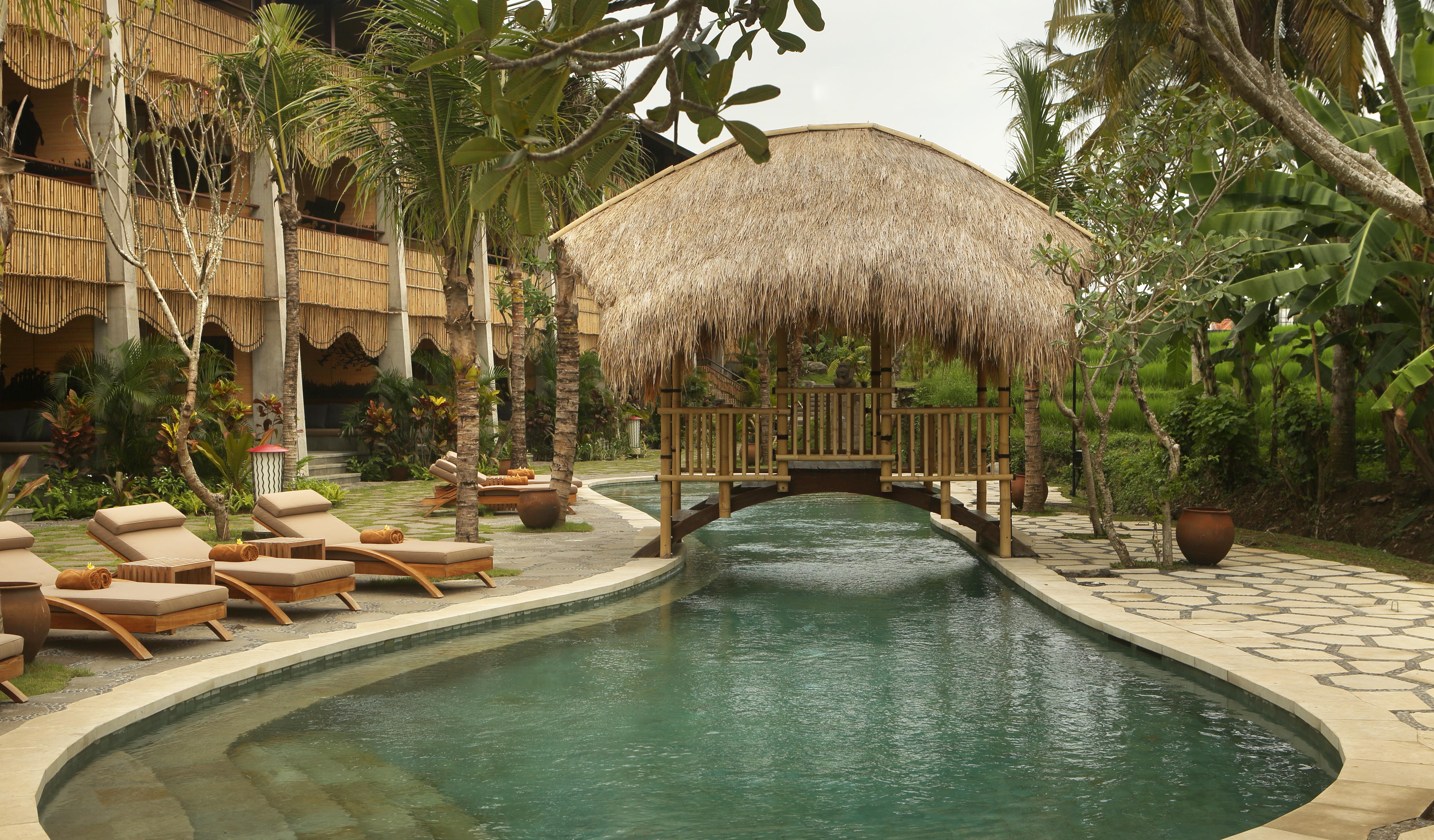 Alaya Resort Ubud Exteriér fotografie A swimming pool in Bali, Indonesia