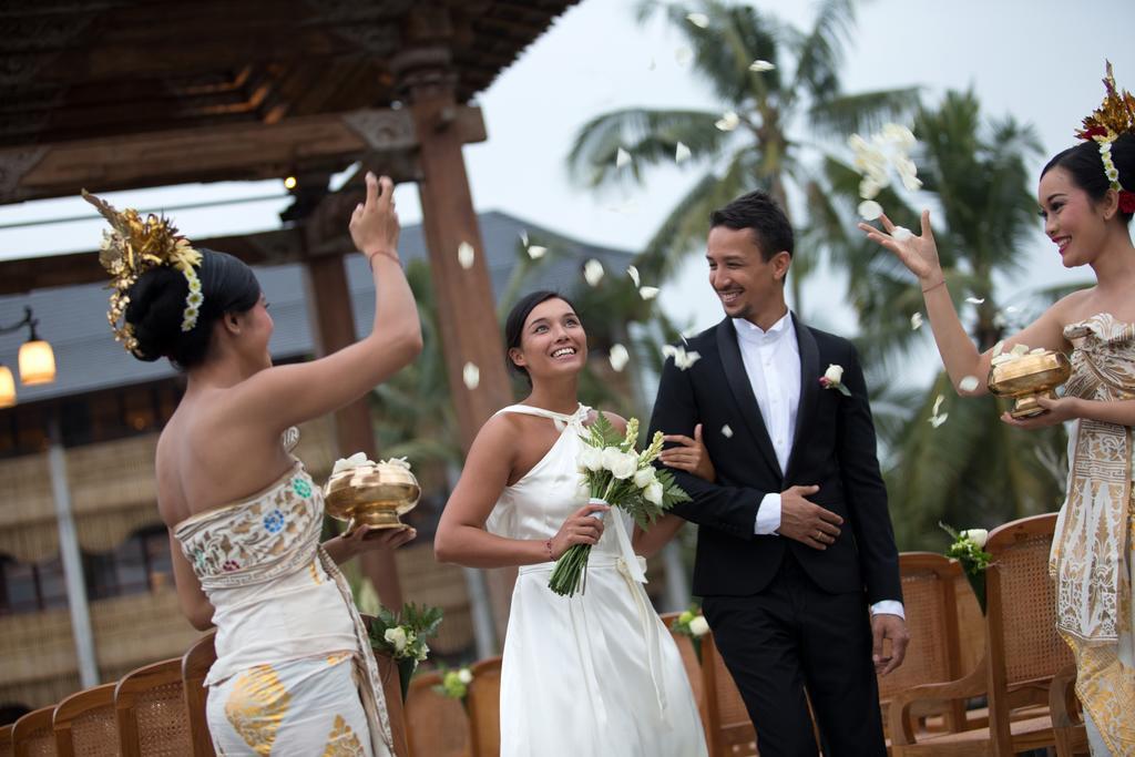 Alaya Resort Ubud Exteriér fotografie A wedding in Bali
